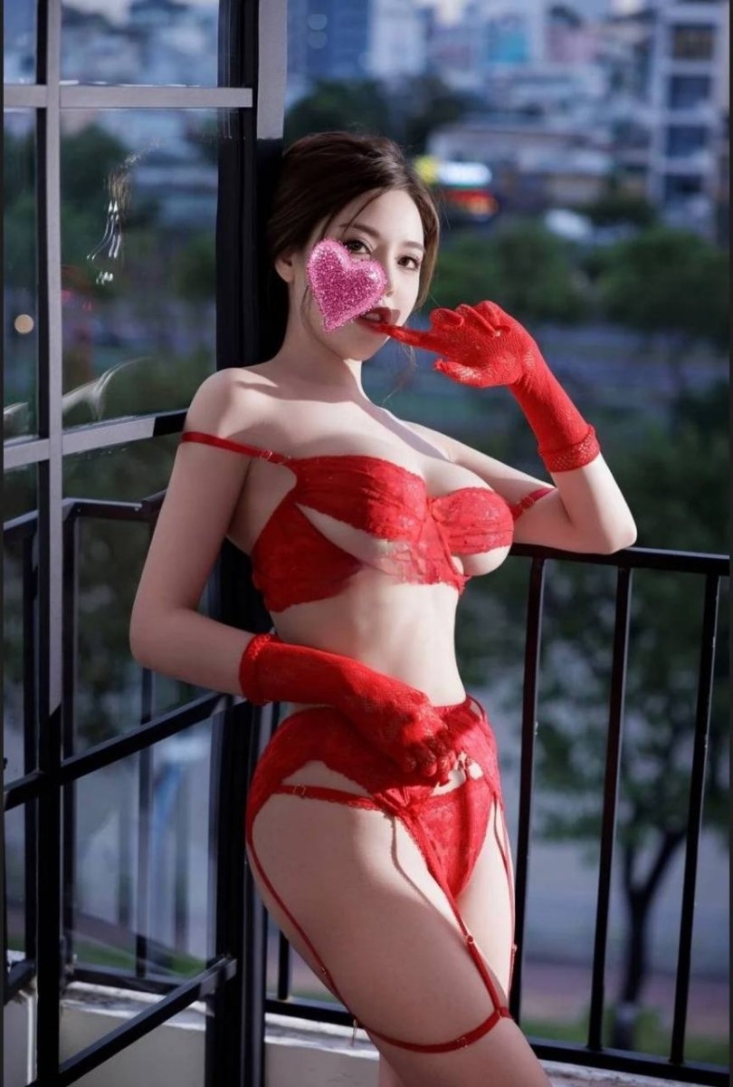 Thu Thủy - Full Dịch Vụ, Vú To Bướm khít, Hôn Môi + Móc Bướm - Địt Như Người Yêu