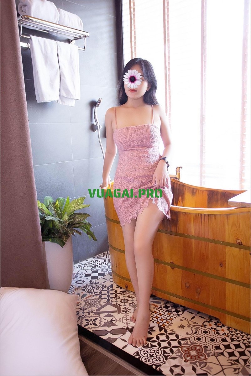 Hotgirl Ngọc Lan, sinh viên 2k5, cực xinh gái và chiều chuộng, vú ngon bím đẹp