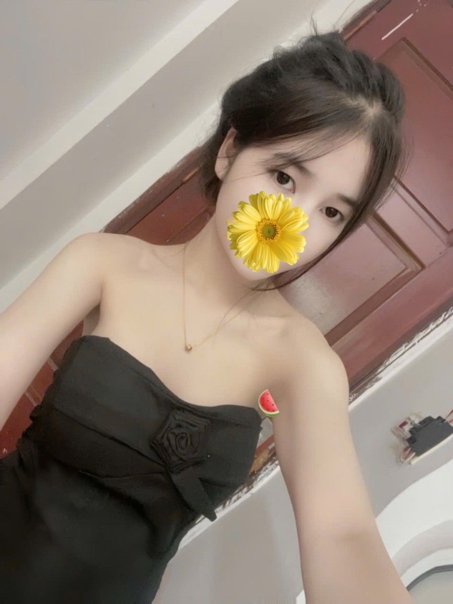 (Ảnh tự chụp) Ly Ly - Siêu Dễ Thương, Non Tơ Mơn Mởn, Phục Vụ Như Người Yêu